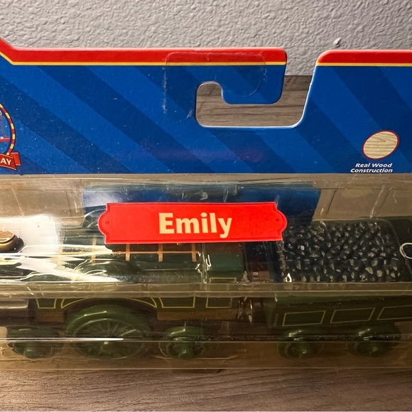 Thomas the Train & Friends Wooden Railway Emily and Tender *NEW* - Picture 1 of 5